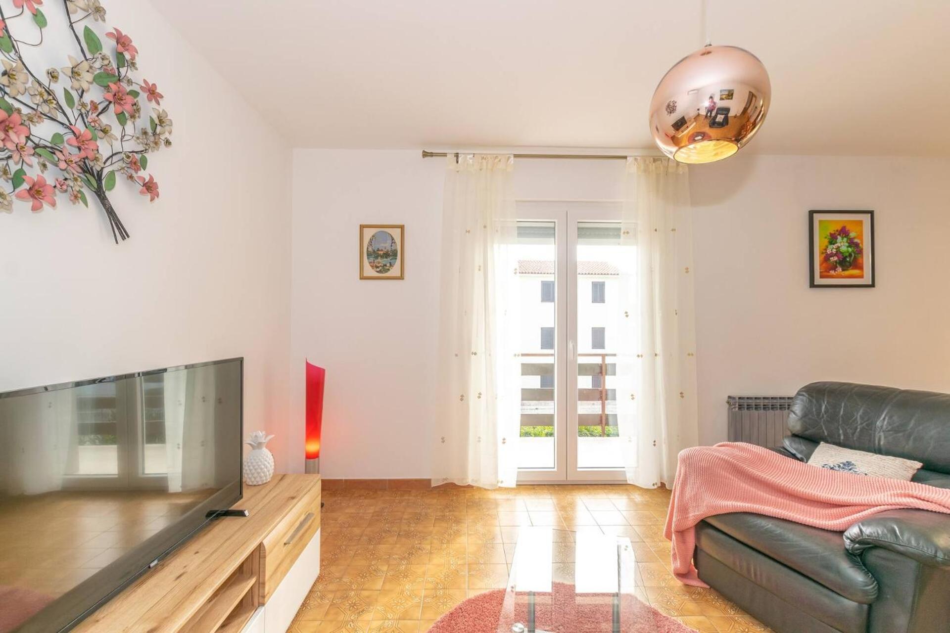 Family House With 2 Apartments - Irma Medulin Eksteriør billede