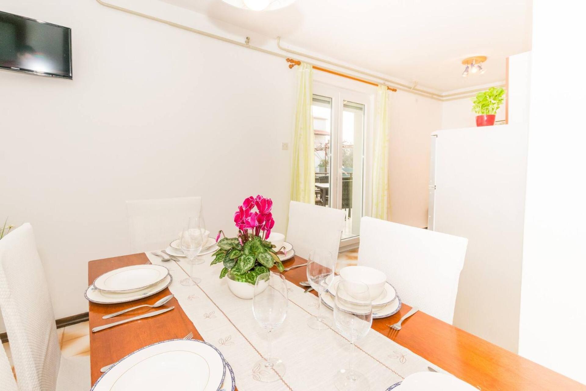 Family House With 2 Apartments - Irma Medulin Eksteriør billede